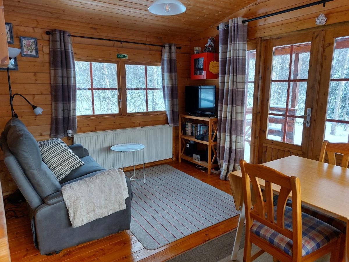 Bakkakot 1 - Cozy Cabins In The Woods アークレイリ エクステリア 写真